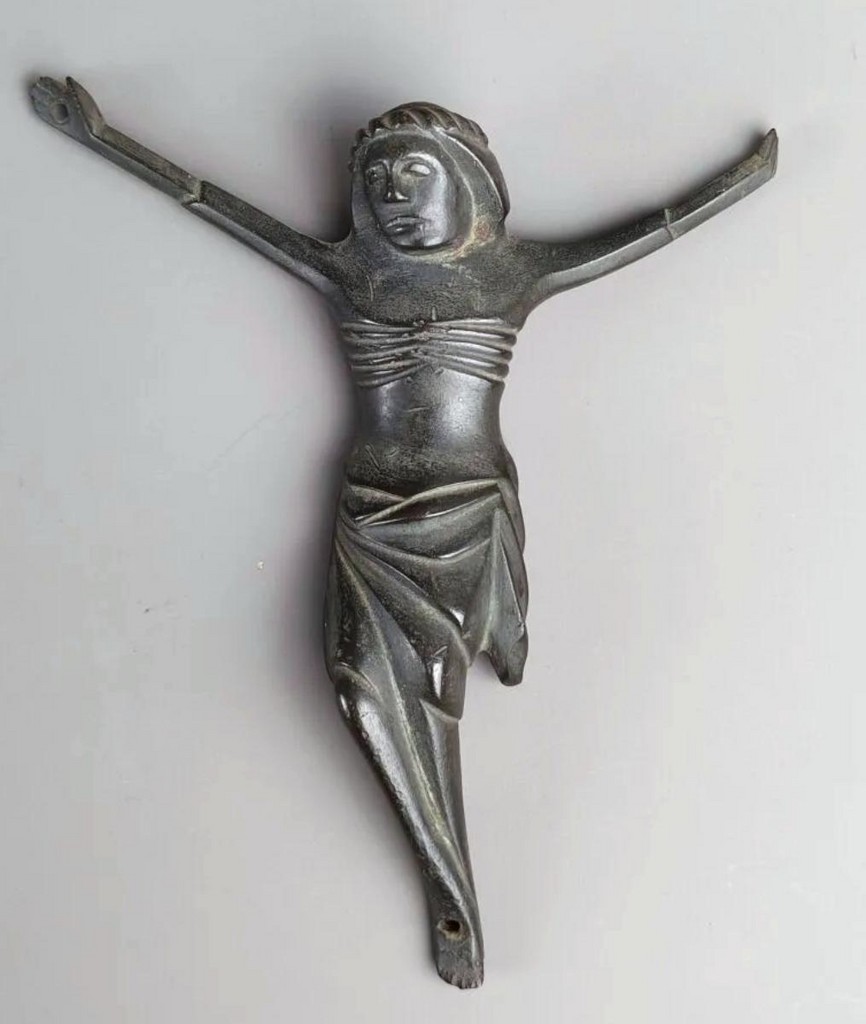 CHRIST en bronze à patine noire