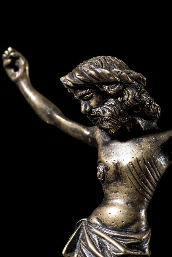 Christ en bronze ciselé, fonte pleine