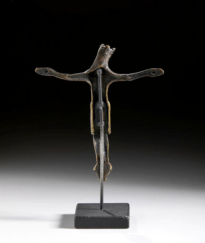 Christ en bronze de style limousin du XIIe siècle Back