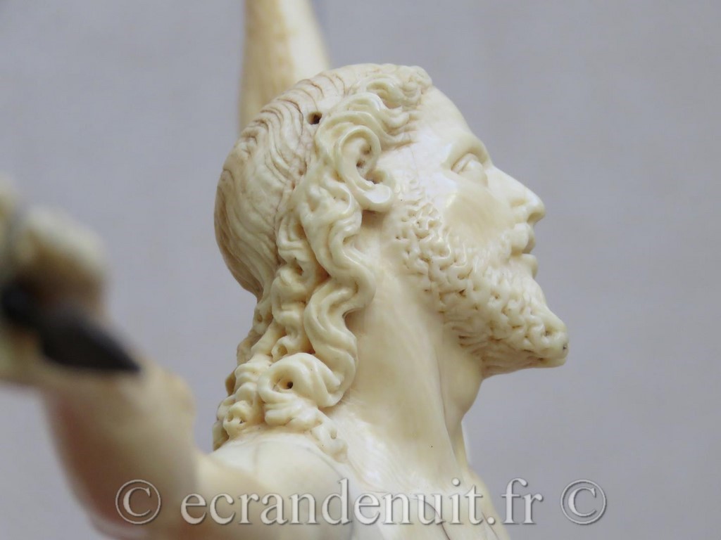 Christ en ivoire Giovanni Antonio Gualterio Poli de l'ivoire
