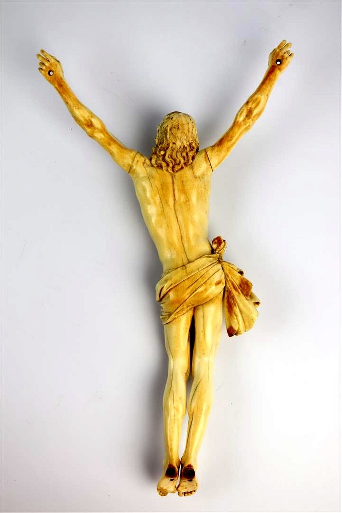 Christ en ivoire sculpté. XVIIIème ou début du XIXème siècle