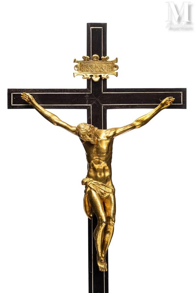 Figure en bronze doré représentant un Christ en croix D'après un modèle de Guglielmo della Porta