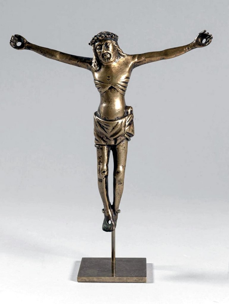 Grand Christ en bronze à fonte creuse France XVe