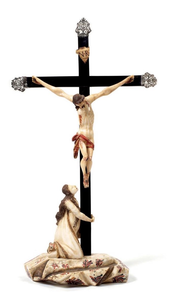  GRANDE CRUCIFIXION avec Marie Madeleine Italie du Sud, XVIIe siècle Albâtre, rehauts de dorure et de polychromie