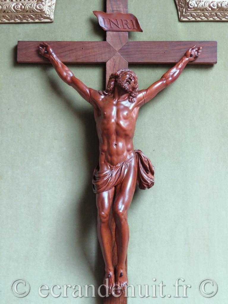 Le beau Crucifix de Mme la Comtesse