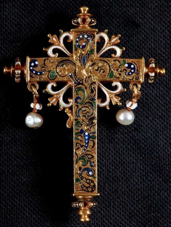 CROCE ASTILE POLILOBATA IN LEGNO DIPINTO CON CROCIFISSIONE