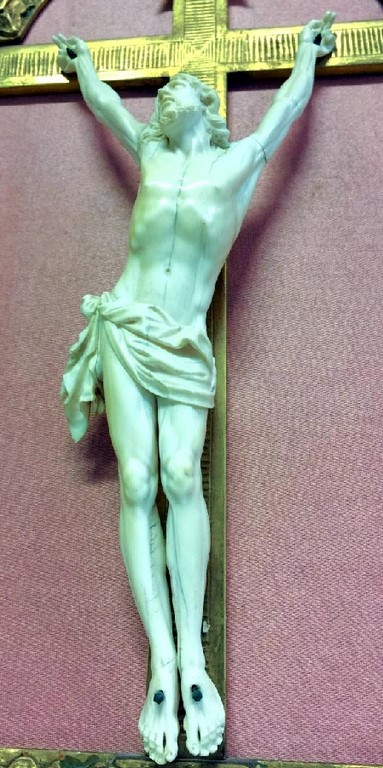 Christ en ivoire attribué à Félix Souillard 32 rue de la Boétie Paris