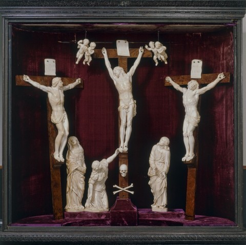 LE GROUPE DE LA CRUCIFIXION DE PIERRE SIMON JAILLOT CONSERVE AU V&A MUSEUM