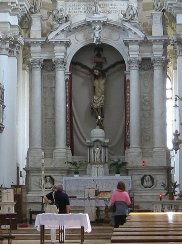 Crucifix dans d'extrêmes souffrances à Chioggia