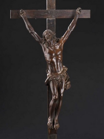 Grand Christ en bois de sainte Lucie époque Louis XIV