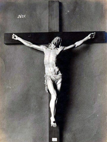Le Christ en Ivoire du Bayerisches Nationalmuseum.
