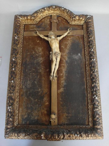 Tableau-crucifix avec Christ en ivoire