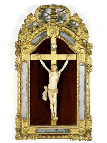 Christ en ivoire ENTOURAGE DE PIERRE SIMON JAiLLOT (1631-1681) 
